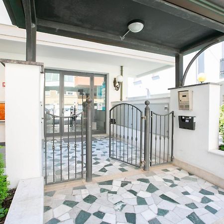 Residence Villa Dei Pini Rimini Exterior foto