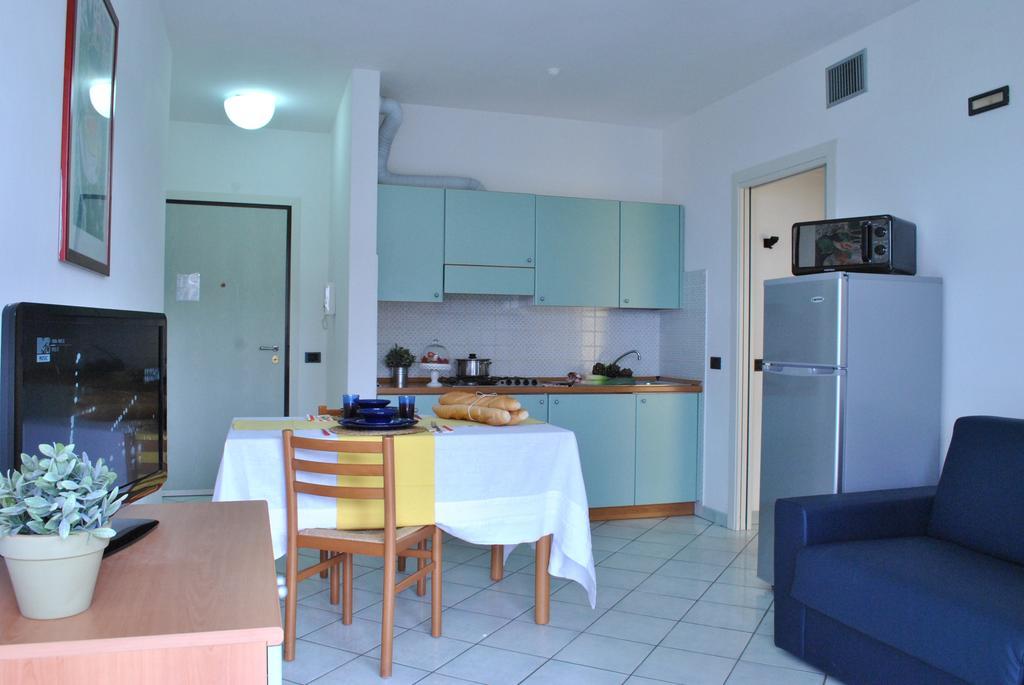 Residence Villa Dei Pini Rimini Exterior foto